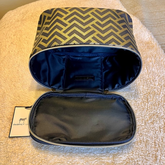 NWT Dabney Lee Designer Makeup or Travel Bag in Gold and Black. Chic design - Picture 2 of 9